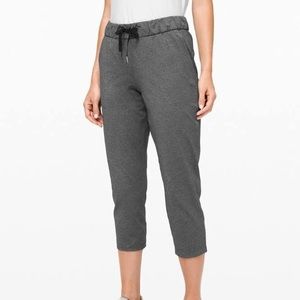 Lululemon on the fly crop 23